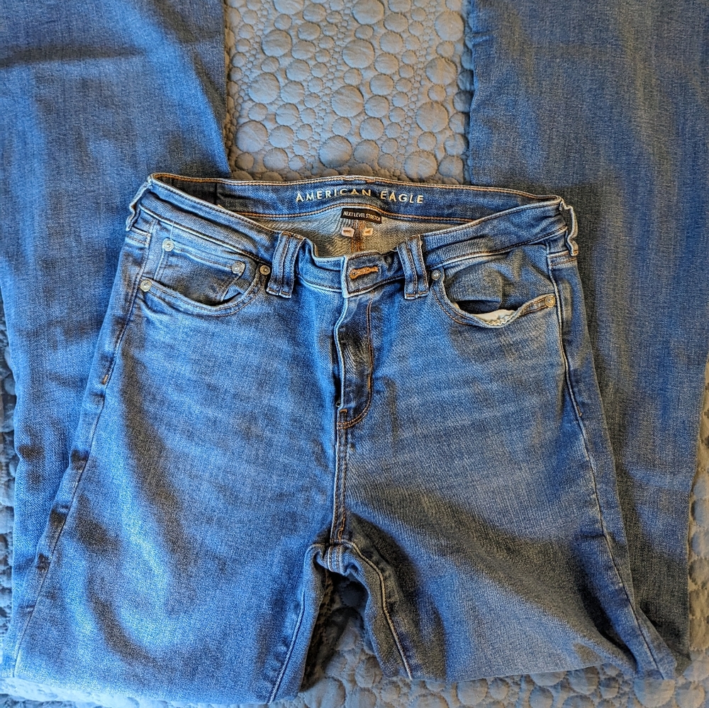 AE Low Rise Flare Jeans 10L